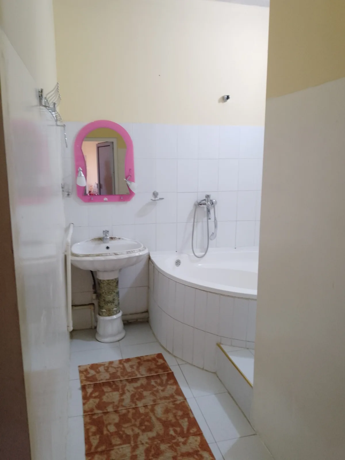 Shaxriyor hostel rasmi 3